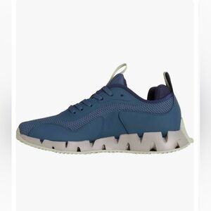 Reebok Men's Zig Dynamica Running Shoes size 10.5 new with tag never worn